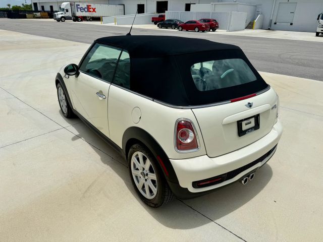 2015 Mini Convertible - Image 26