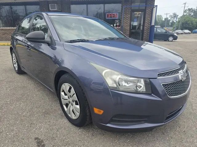 2013 Chevrolet Cruze - Image 1