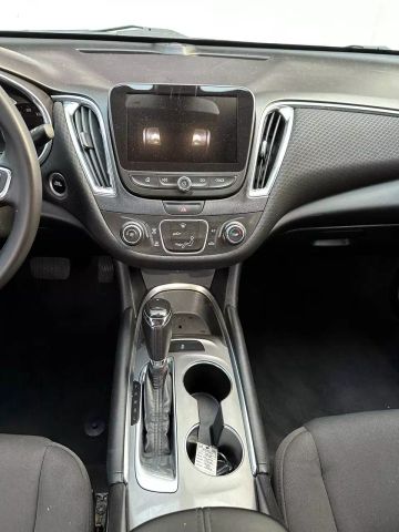 2018 Chevrolet Malibu - Image 24