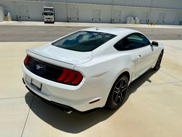 2022 Ford Mustang - Image 16
