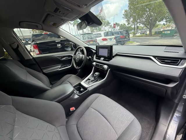 2020 Toyota Rav4 - Image 15
