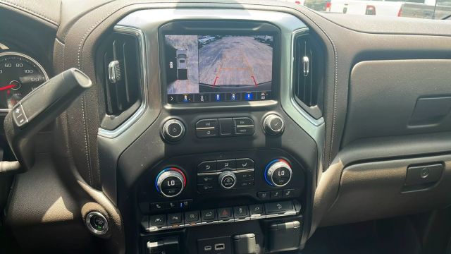 2022 Chevrolet Silverado 1500 Limited Crew Cab - Image 25
