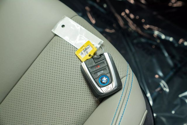 2015 Bmw I8 Coupe 2d - - Image 19