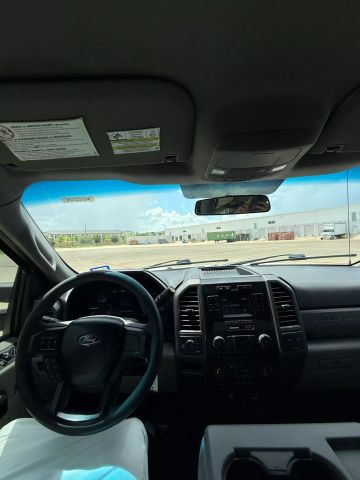 2018 Ford F250 Super Duty Crew Cab - Image 18