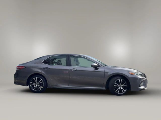 2018 Toyota Camry - Image 4