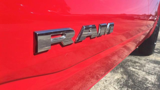 2024 Ram 1500 Crew Cab - Image 3