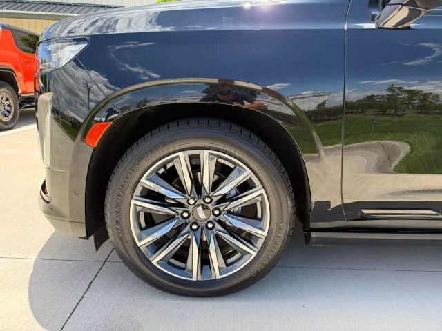 2022 Cadillac Escalade - Image 38