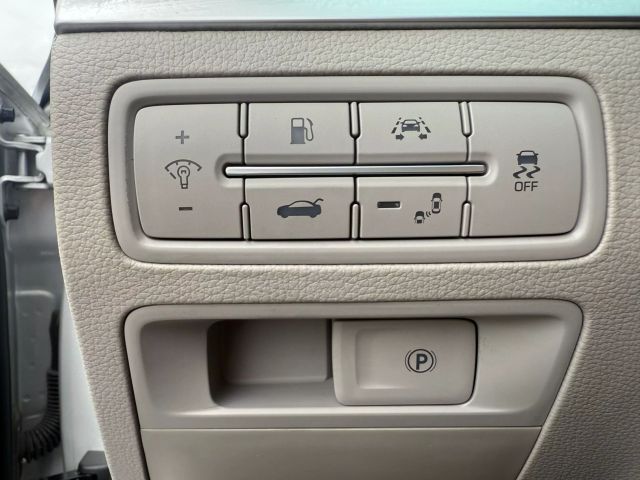 2018 Genesis G80 - Image 20