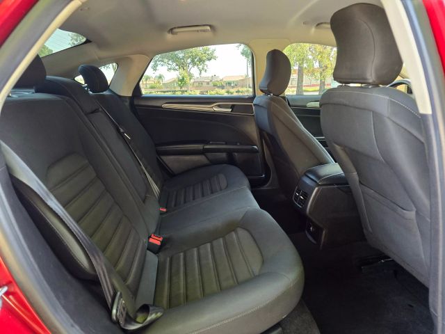 2019 Ford Fusion - Image 30