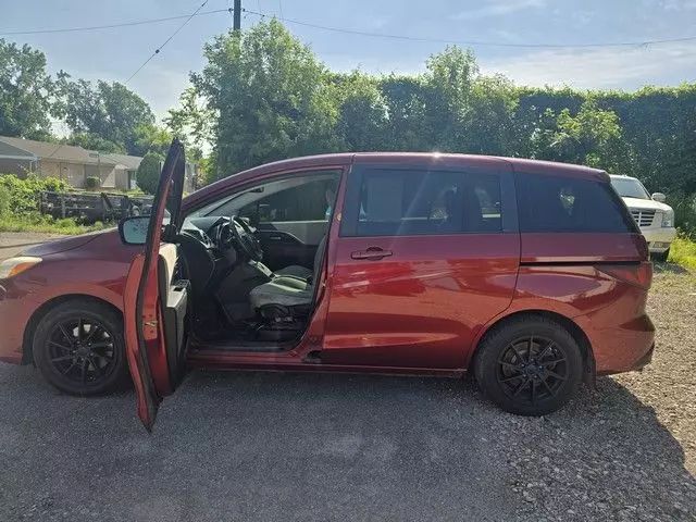 2012 Mazda Mazda5 - Image 6