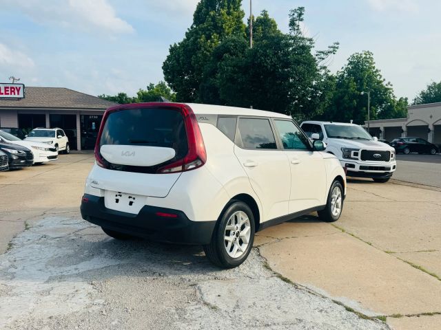 2022 Kia Soul - Image 10
