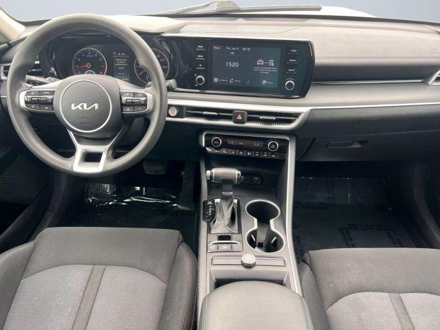 2022 Kia K5 - Image 10