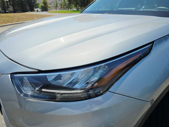 2020 Toyota Highlander - Image 11