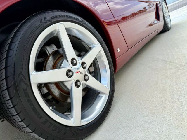 2006 Chevrolet Corvette - Image 18