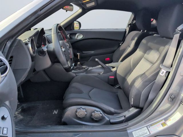2016 Nissan 370z - Image 9