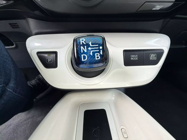 2018 Toyota Prius - Image 21