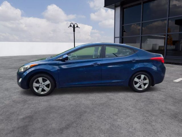 2013 Hyundai Elantra - Image 2