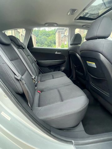 2010 Hyundai Elantra Touring Se Wagon 4d - Image 15