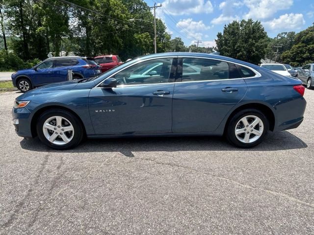 2024 Chevrolet Malibu - Image 3