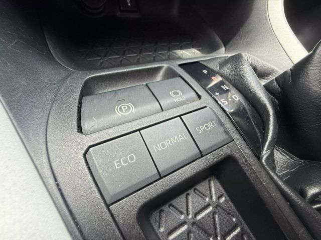 2020 Toyota Rav4 - Image 23