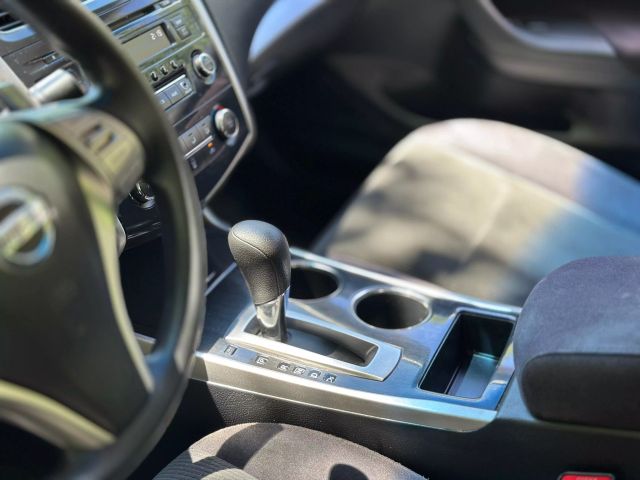 2013 Nissan Altima - Image 22