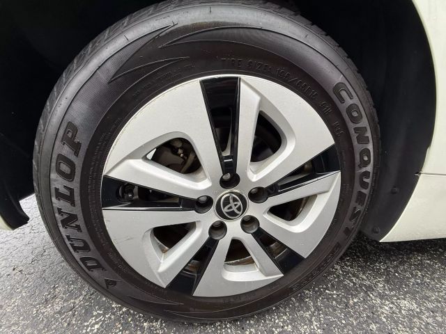 2018 Toyota Prius - Image 26