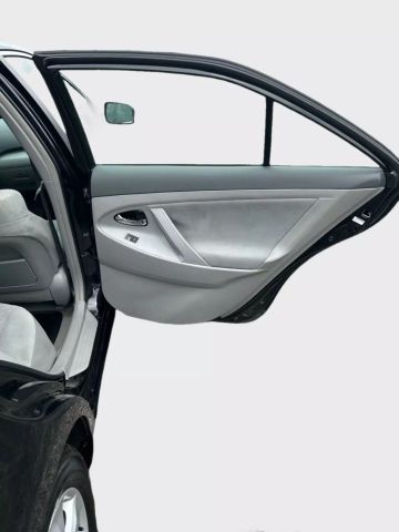 2011 Toyota Camry - Image 14