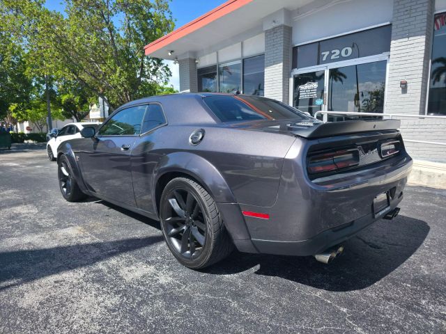 2018 Dodge Challenger - Image 4