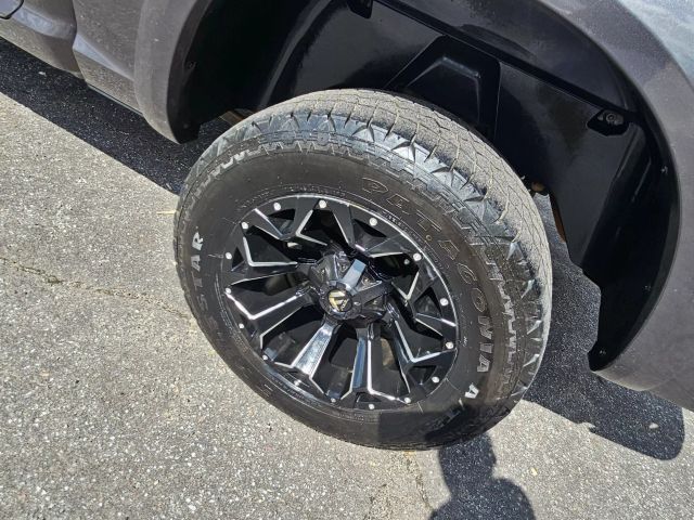 2015 Ram 1500 Crew Cab - Image 13