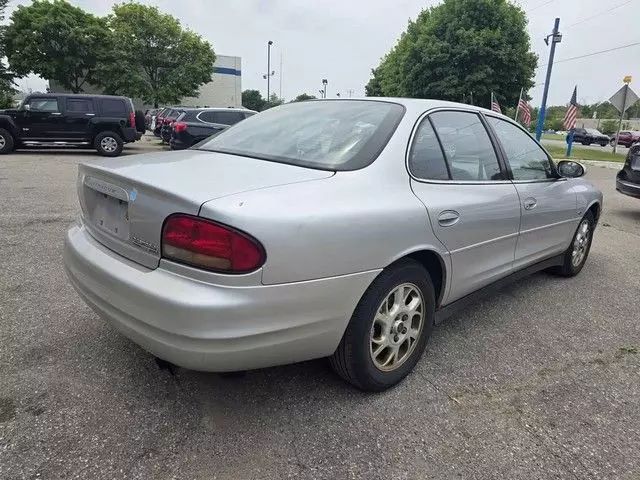 2001 Oldsmobile Intrigue - Image 4