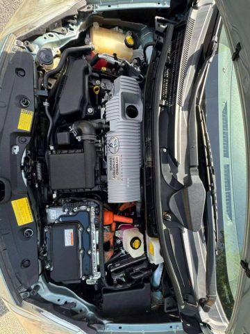 2013 Toyota Prius - Image 29