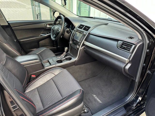2015 Toyota Camry - Image 22