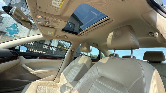 2013 Volkswagen Passat - Image 11