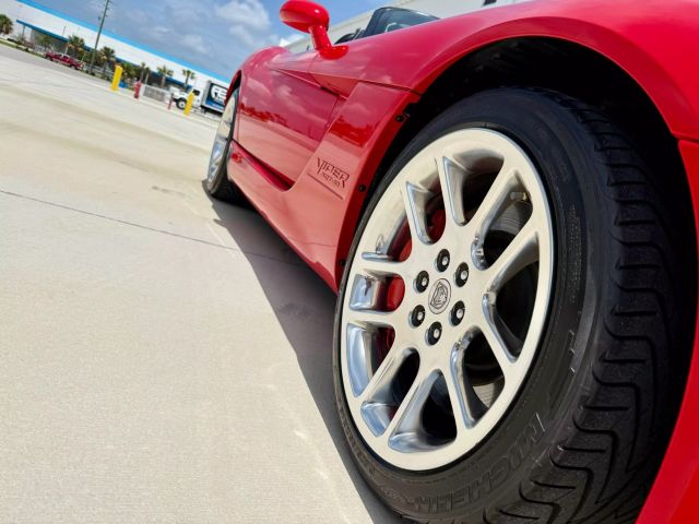2004 Dodge Viper - Image 5