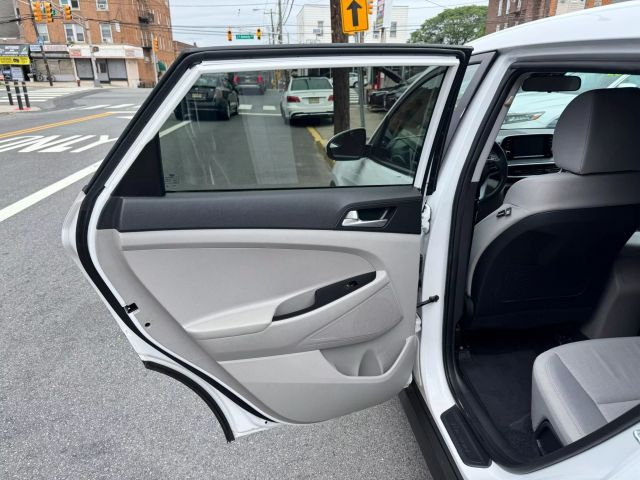 2019 HYUNDAI TUCSON SUV 4-CYL, 2.0 LITER SE SPORT UTILITY 4D