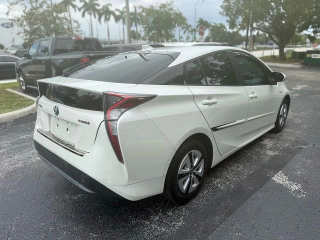 2018 Toyota Prius - Image 4