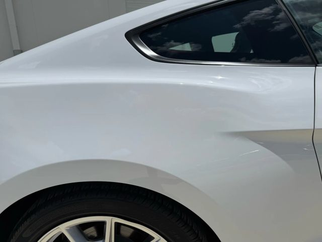 2015 Ford Mustang - Image 12
