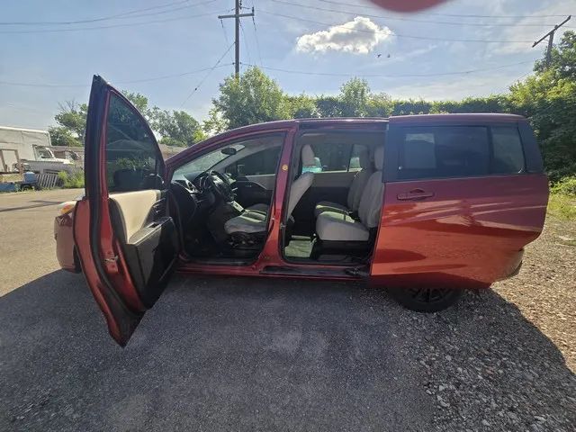 2012 Mazda Mazda5 - Image 7