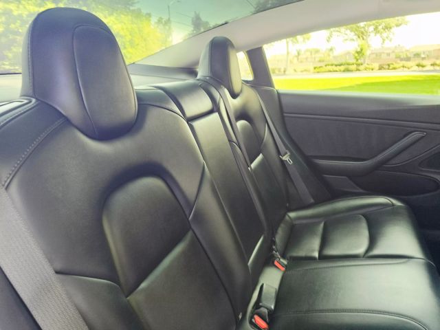2019 Tesla Model 3 - Image 22