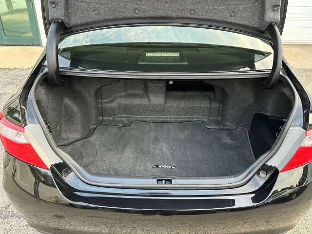 2015 Toyota Camry - Image 19