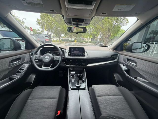 2021 Nissan Rogue - Image 10