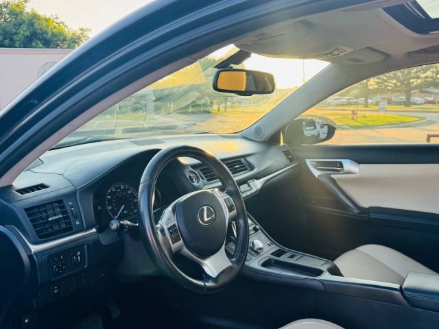 2011 Lexus Ct - Image 13