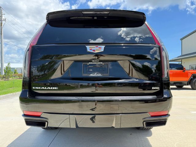 2022 Cadillac Escalade - Image 20