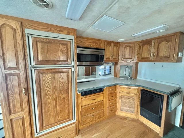 1997 Newmar Kountry - Image 8