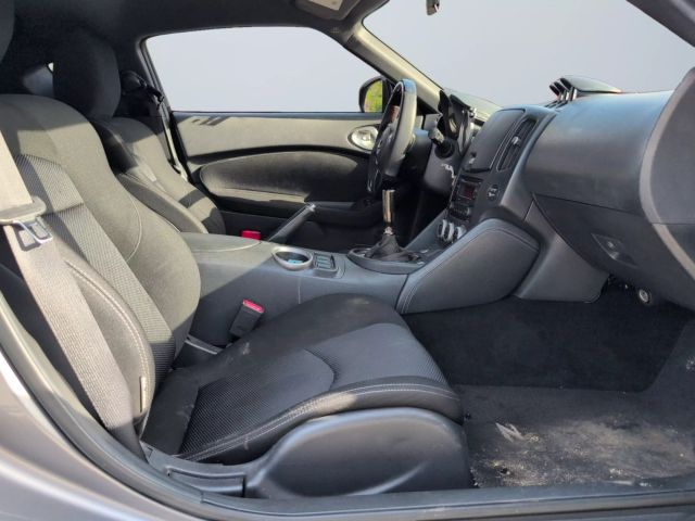 2016 Nissan 370z - Image 13