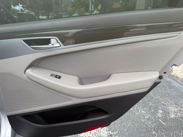 2018 Genesis G80 - Image 26