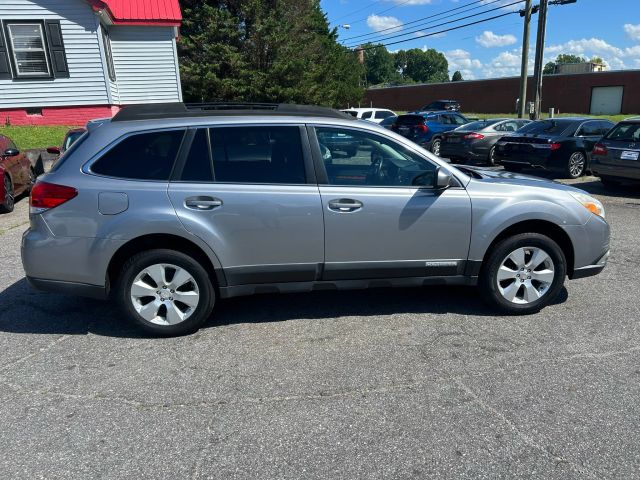 2011 Subaru Outback - Image 6