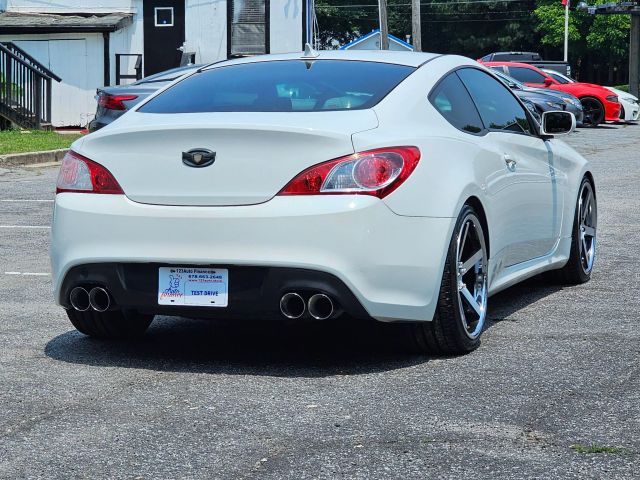 2011 Hyundai Genesis Coupe - Image 8