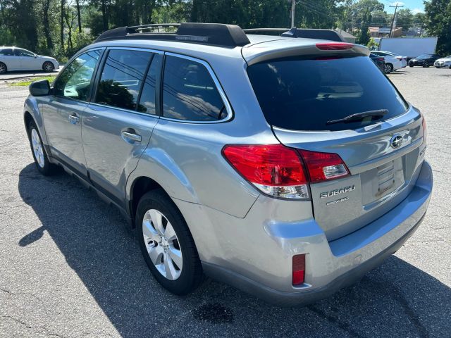 2011 Subaru Outback - Image 3