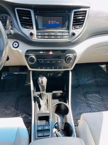 2017 Hyundai Tucson - Image 28